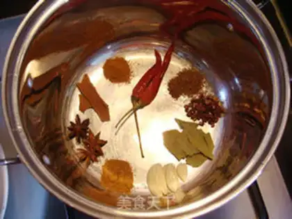 Make Spicy water to boil the leaves step 0