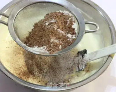 Make Strawberry mousse cake step 3