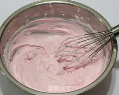 Make Strawberry mousse cake step 17
