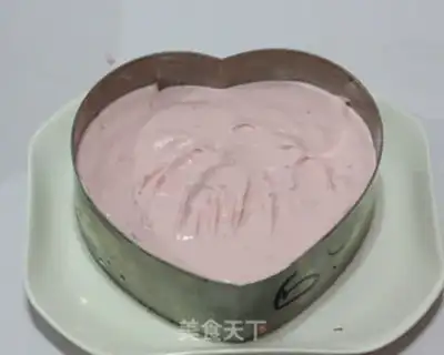 Make Strawberry mousse cake step 19