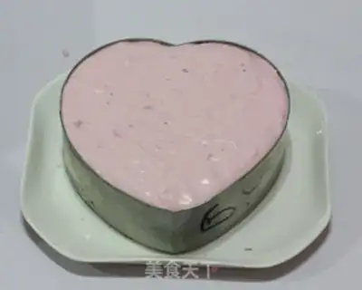 Make Strawberry mousse cake step 21