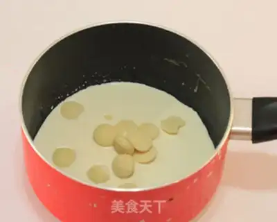 Make Strawberry mousse cake step 22