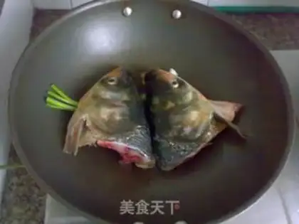 Make Onion fish head soup step 4