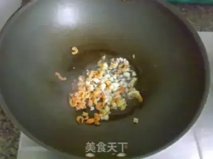 Make Garlic shrimp, spinach step 7
