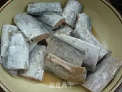 Make Pepper salted fish step 0
