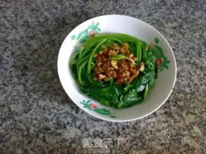 Make Garlic shrimp, spinach step 9