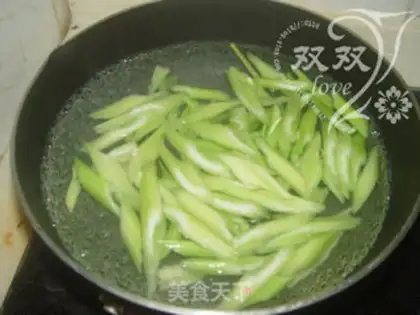 Make A cashew-fruit celery step 4