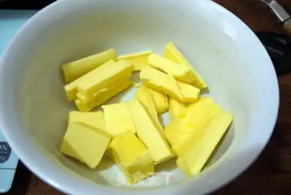 Make A fast-hand banana rice cake step 1