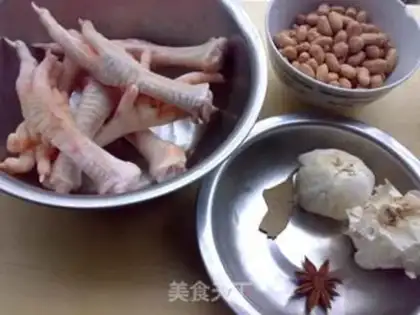 Make Garlic peanut chicken claws step 0