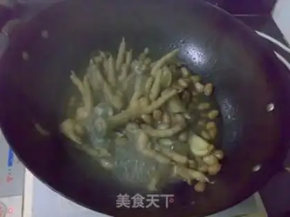 Make Garlic peanut chicken claws step 7