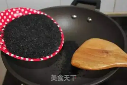 Make The method of making the overnight pie step 0