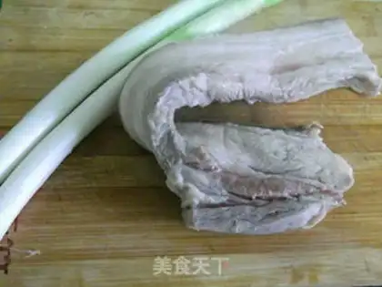 Make Onion fried meat step 0