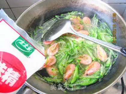 Make Shrimp radish soup step 7