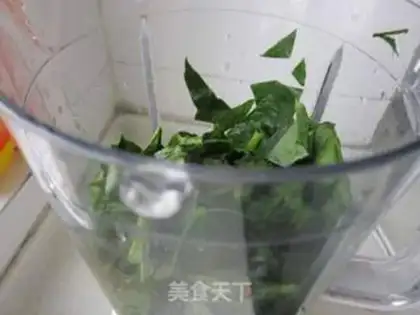 Make Spinach sausage soup step 1