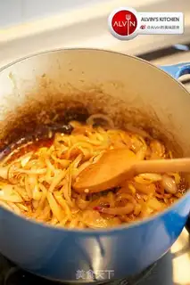 Make Cheese juice and calf knees step 3