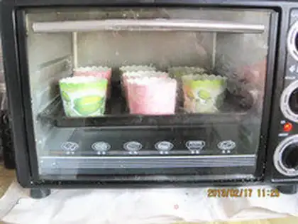 Make A cup of paper and a little cake step 11