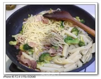 Make Curry bacon pasta step 3