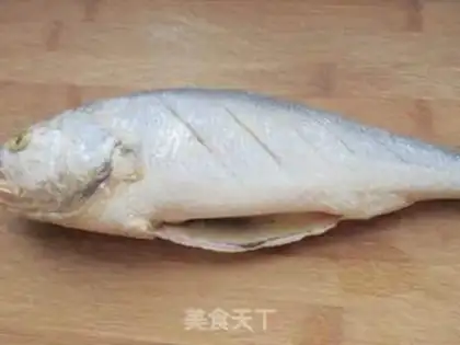 Make Scramble fish step 1