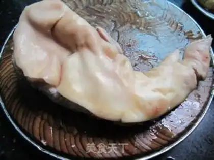 Make The family pig hoof step 0