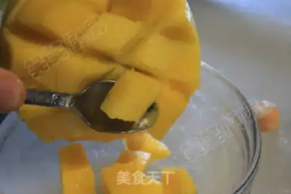 Make Mango shrimp salad step 3