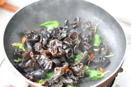 Make Spicy black ear step 6