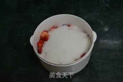 Make Strawberry jam step 1