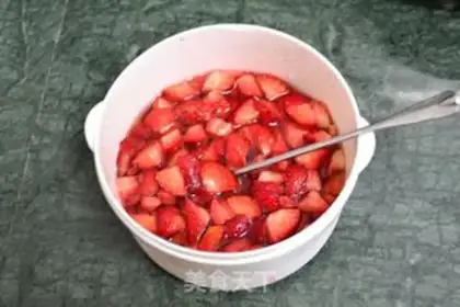 Make Strawberry jam step 3