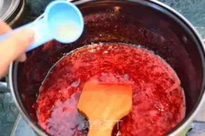 Make Strawberry jam step 5