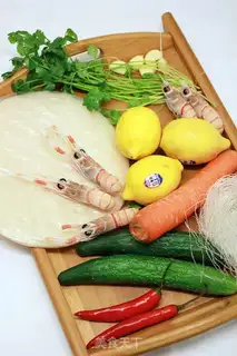 Make Shrimp crystal rolls step 0