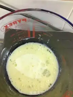 Make A raisin maffle step 1