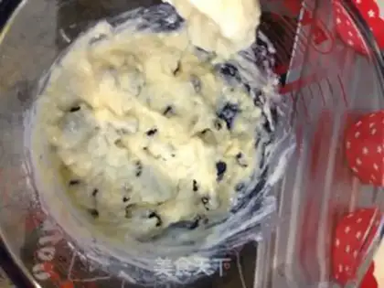 Make A raisin maffle step 3