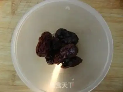Make Porridge with dates and potatoes step 2