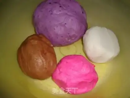 Make Four-colour soup step 1