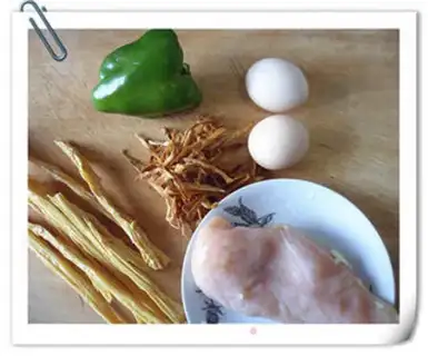 Make Three yellow chickens step 0