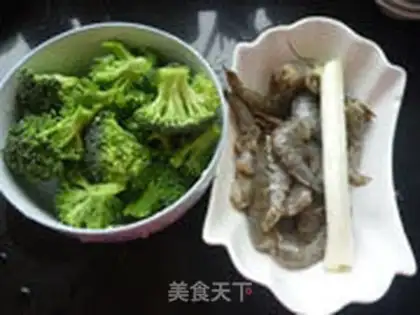 Make Shrimp with broccoli step 1