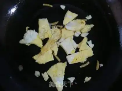 Make Eggs fried lentils step 4