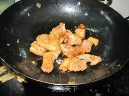 Make Pig hoof steamed taro step 3