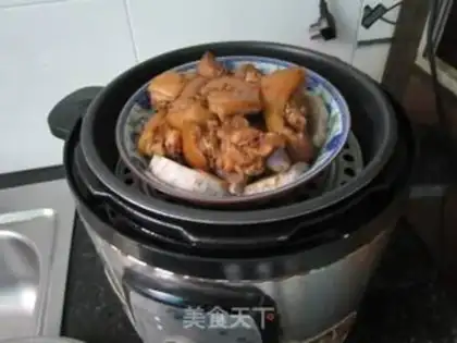 Make Pig hoof steamed taro step 8