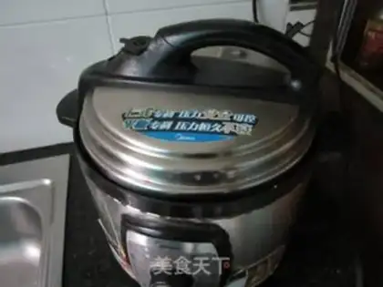 Make Pig hoof steamed taro step 9