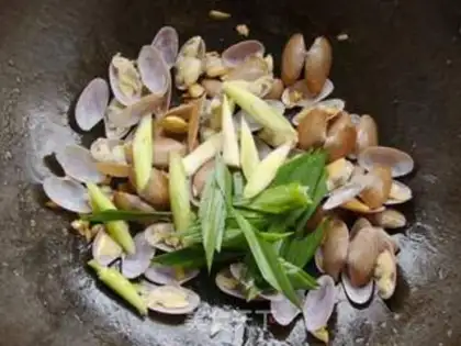Make Garlic bouquets step 4