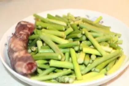 Make Garlic fried sausage step 0