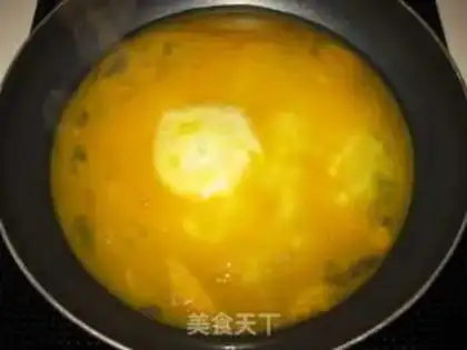 Make Garlic fried eggs step 3