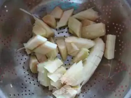 Make lamb cane soup step 1