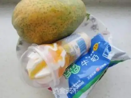 Make A papaya milkshake step 0