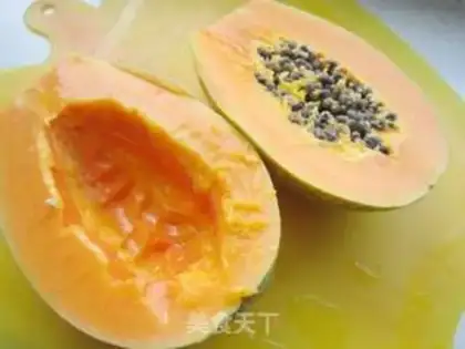 Make A papaya milkshake step 1