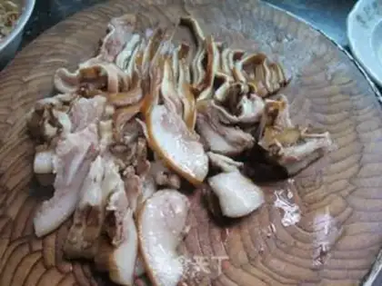 Make ♪ And cold pig ears ♪ step 1