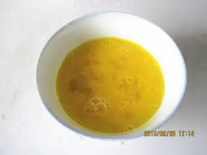 Make Eggs and mussels step 1