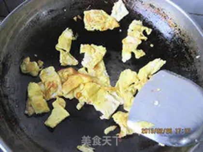 Make Eggs and mussels step 4
