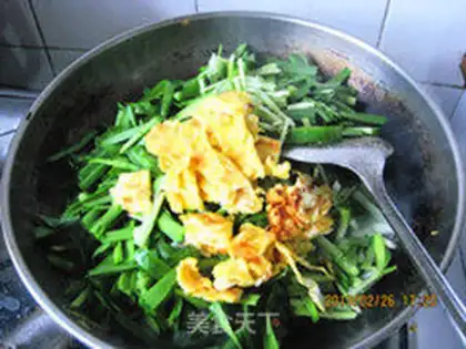 Make Eggs and mussels step 8
