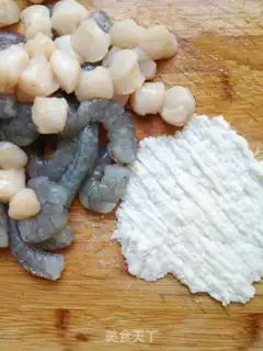 Make Shrimpball chicken-skin soup step 1